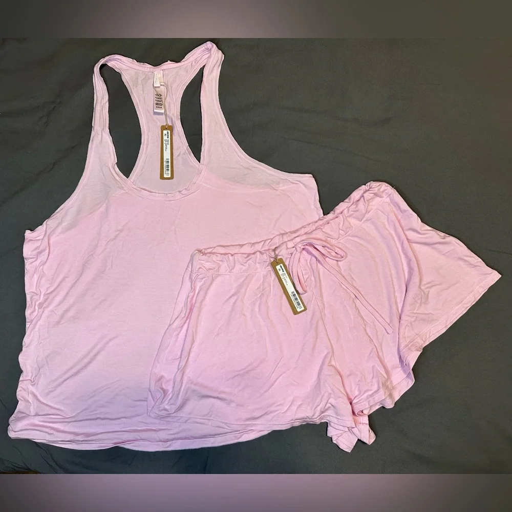 SKIMS Sleep Set - Loose Tank & Shorts - Cherry Blossom